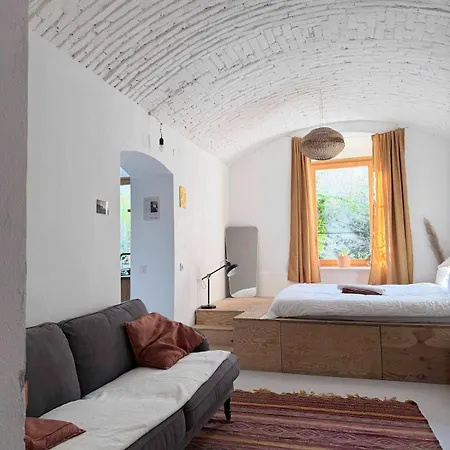 アパート Lilly's Calm Souterrain With Garden *