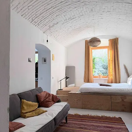 Lilly's Calm Souterrain With Garden 格拉茨