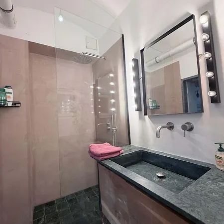 Lilly's Calm Souterrain With Garden *