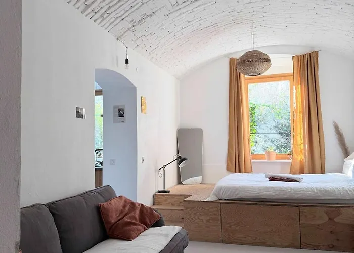 公寓 Lilly's Calm Souterrain With Garden *