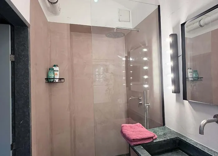 Lilly's Calm Souterrain With Garden شقة غراتس